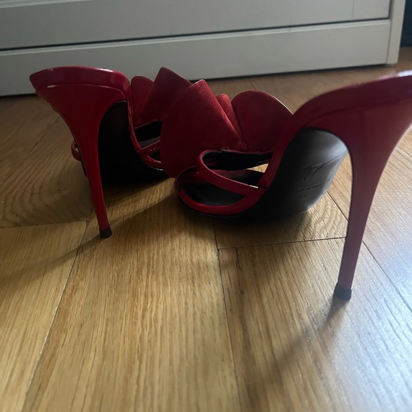 Giuseppe Zanotti Red Crystal Embellished Women's Heels size 35 - Picture 3 of 4